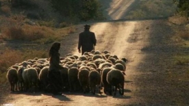 Vaktiyle bir köy ağası bir çoban tutar